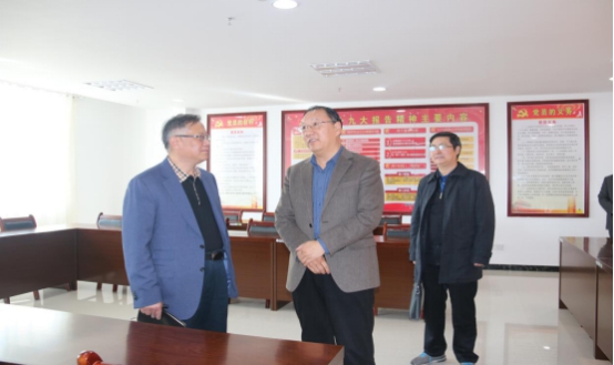 省委常委、省總工會主席馬吉孝等一行蒞臨青海物產(chǎn)集團公司視察，調(diào)研指導道路貨運企業(yè)建會、貨運司機入會等工作