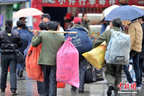 聚焦春節(jié)&ldquo;恐歸族&rdquo;：近鄉(xiāng)情怯，恐懼何來？(圖)